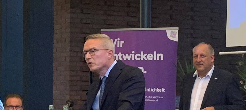 Bundesminister in Krefeld: Wildberger auf Heimatbesuch
