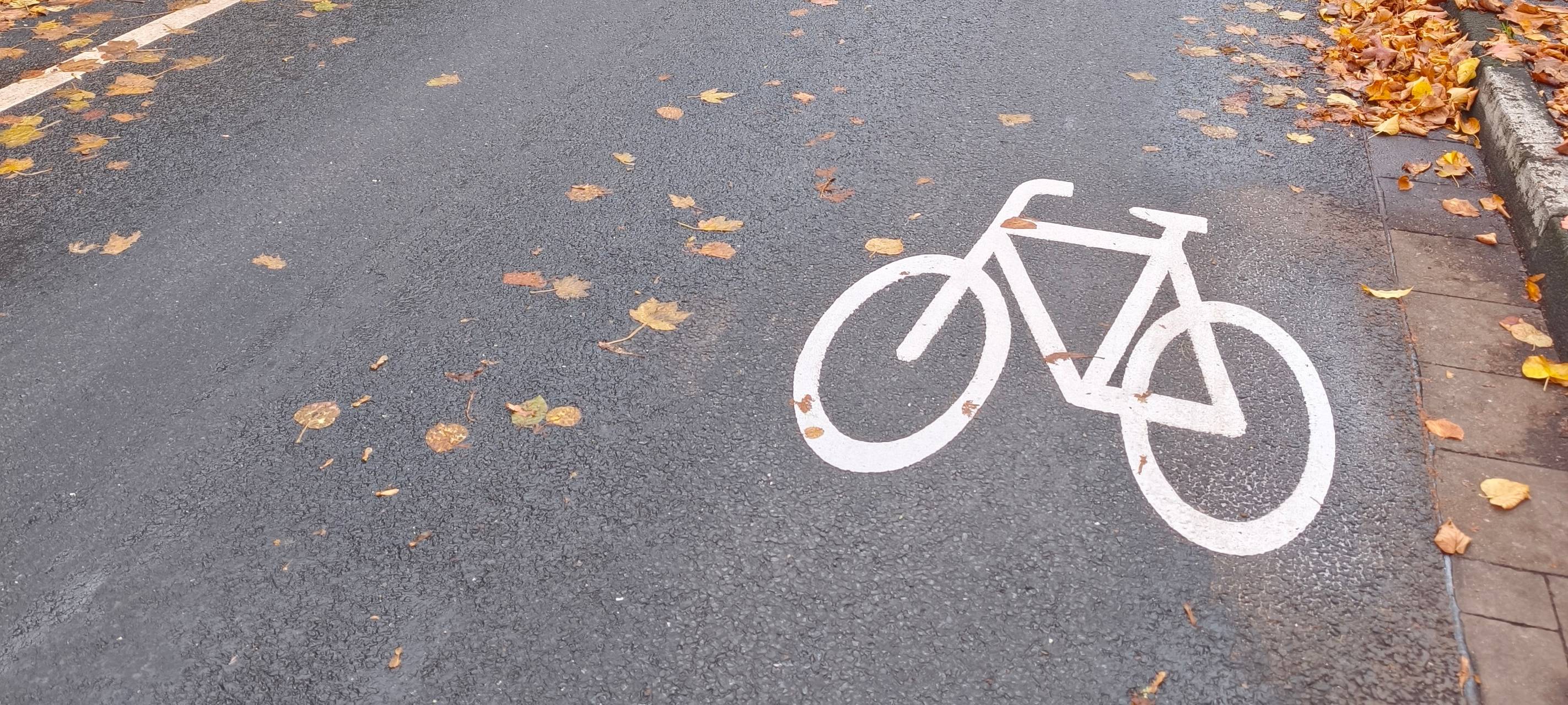Krefeld plant neue Radfahrstreifen am Glockenspitz