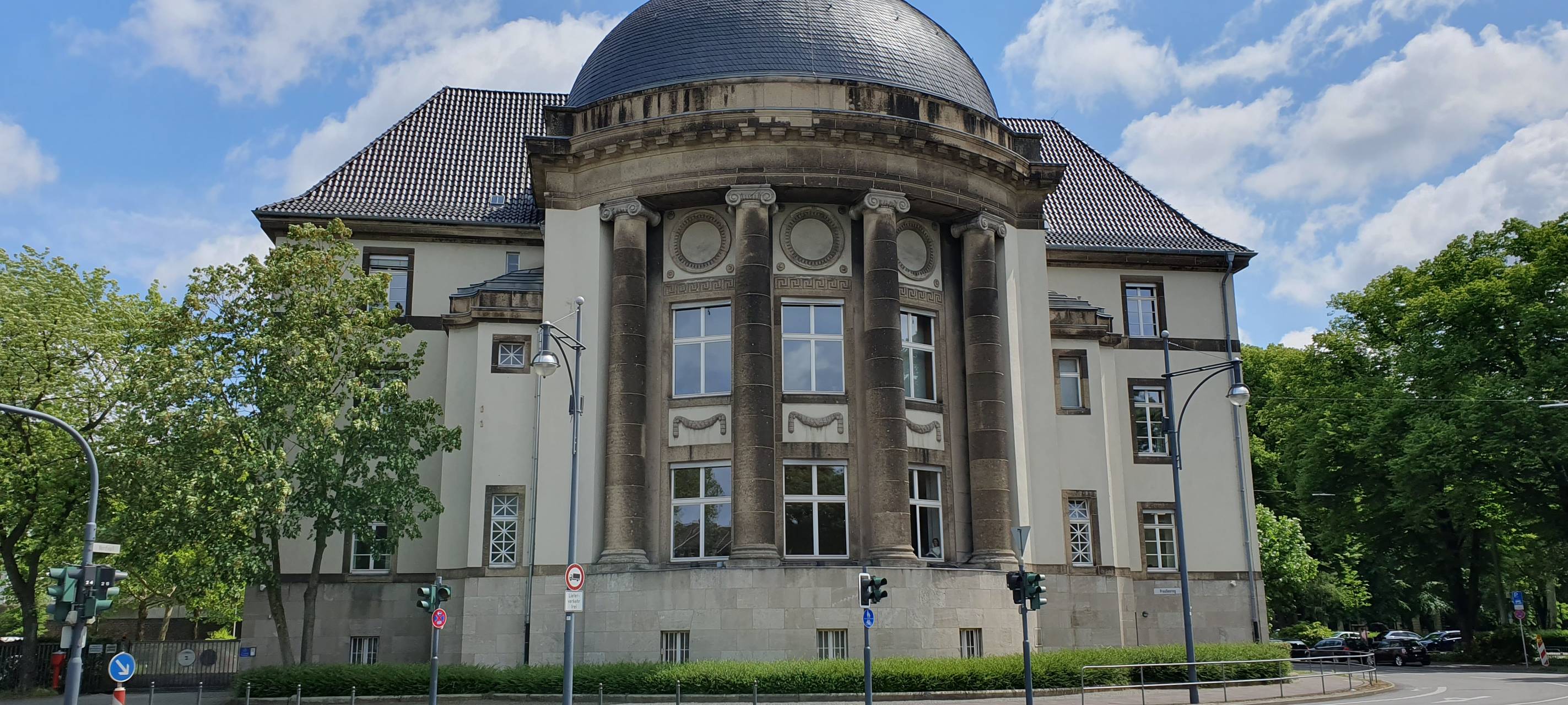 Willicher Bauunternehmer vor dem Landgericht Krefeld