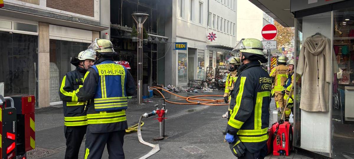 Brand im Tedi-Markt in Krefelder Innenstadt