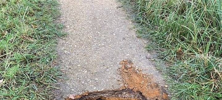 Wanderweg am Breyeller See wegen Schäden gesperrt