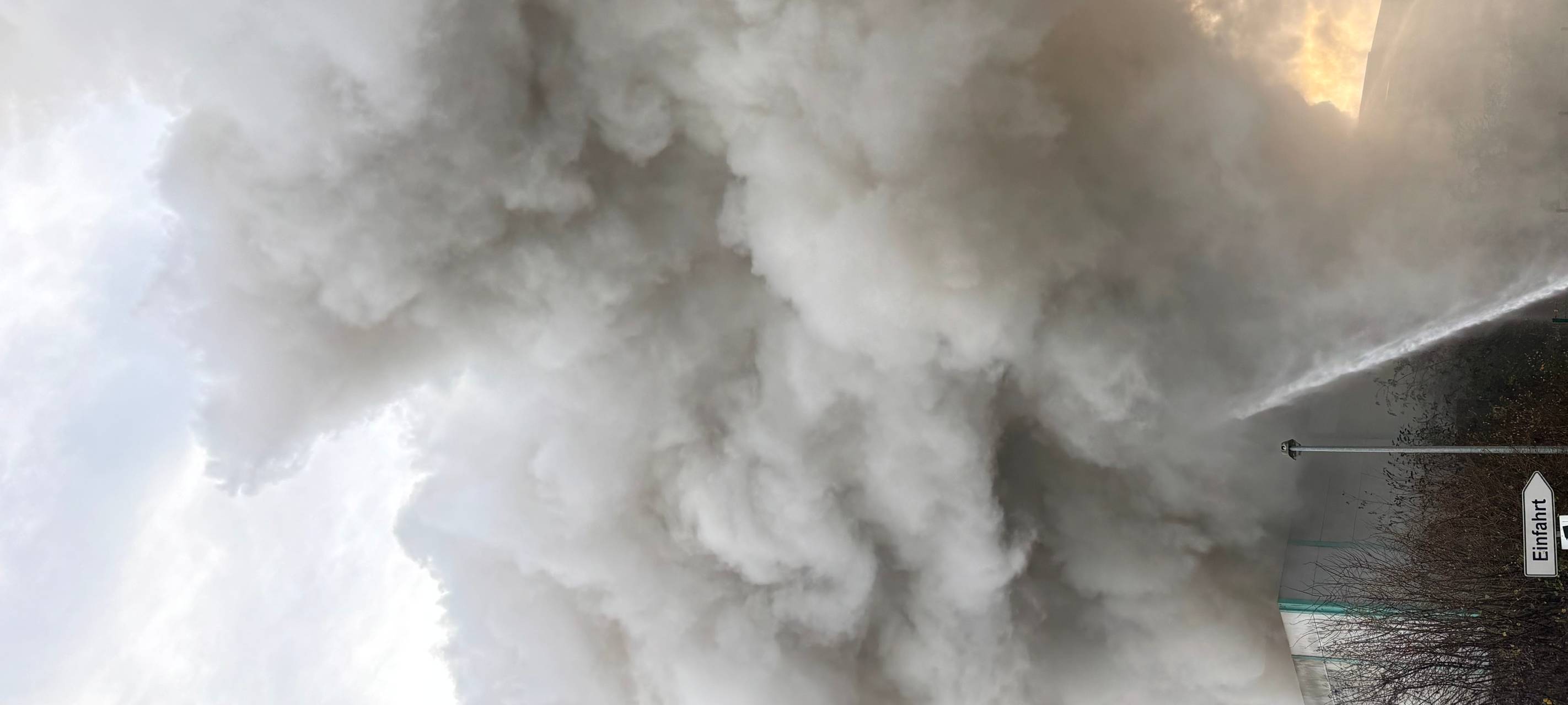 Brand im Krefelder Hafen