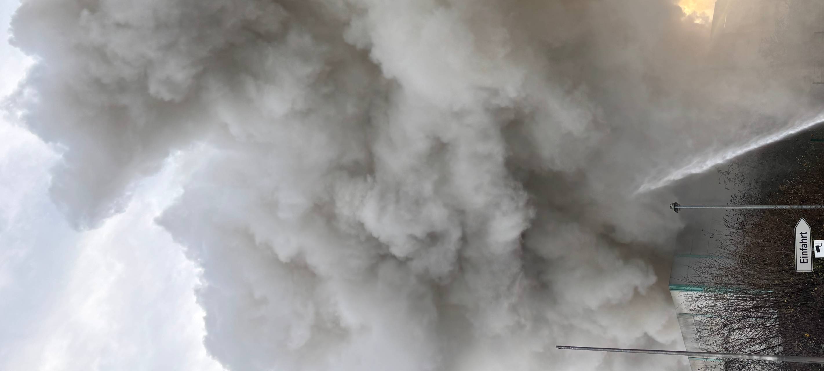 Brand im Krefelder Hafen