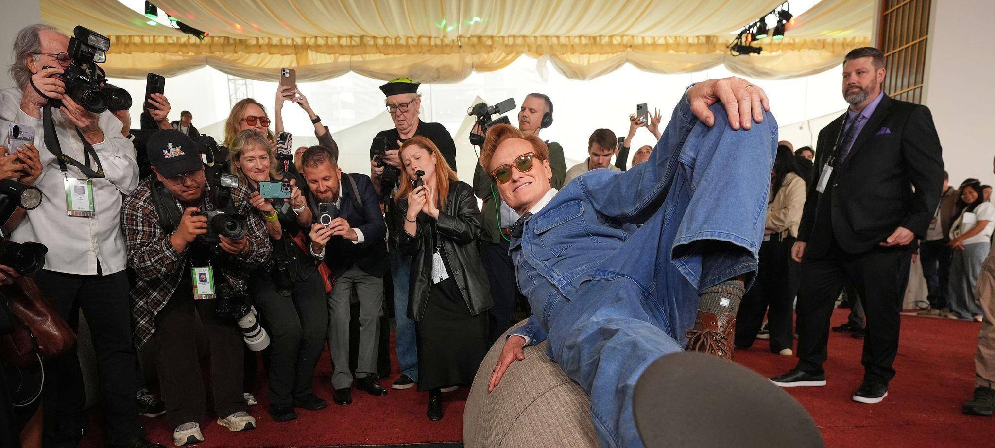 Vor der 98. Oscar-Verleihung - Ausrollen des roten Teppichs