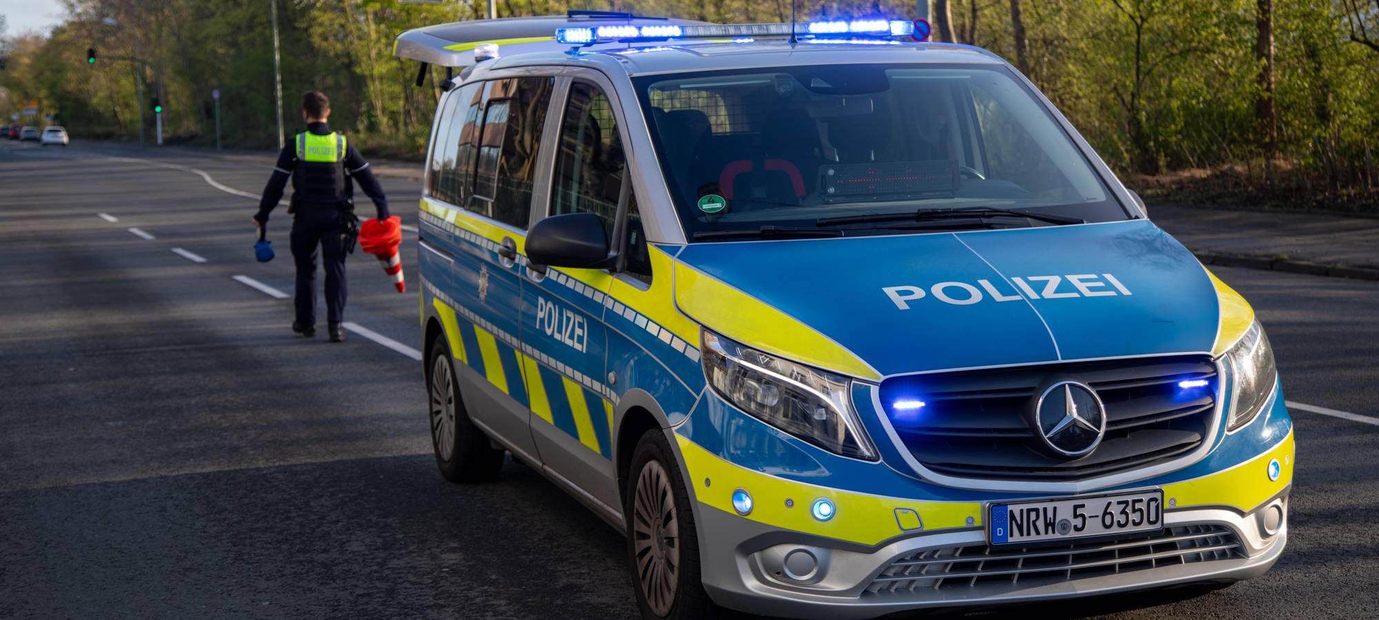 Kreuzungsunfall in Uerdingen: Zwei Verletzte