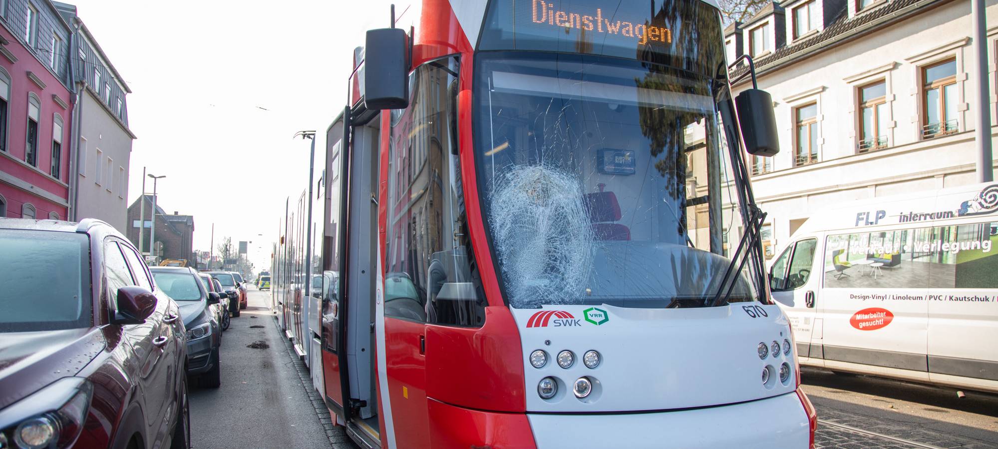 Fahrradfahrer in Krefeld schwer verletzt