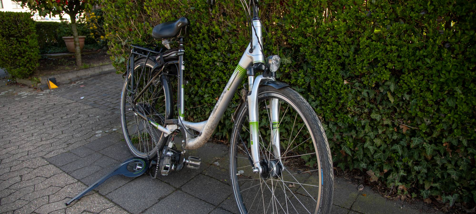 Fahrradfahrer in Krefeld schwer verletzt