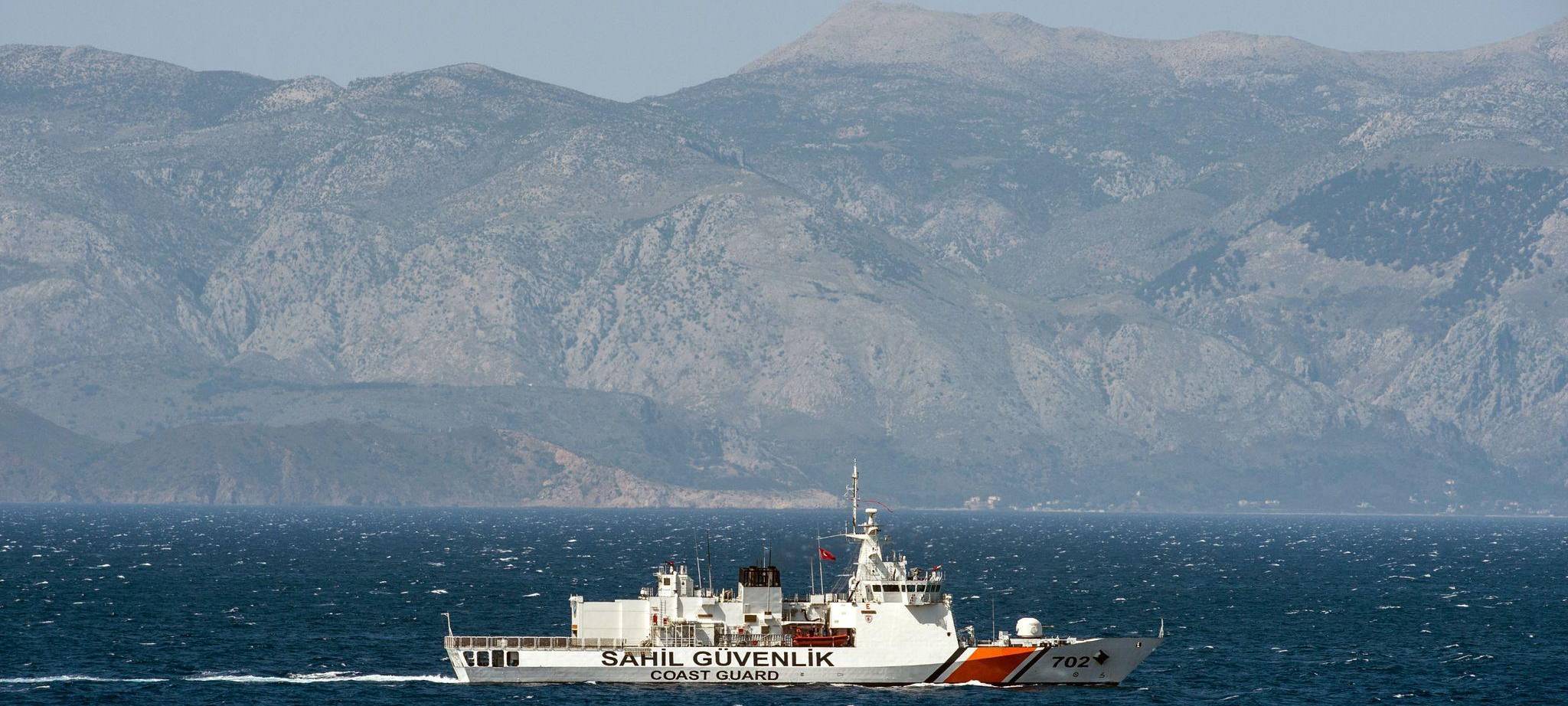 Schiff der Türkischen Küstenwache in der Ägäis
