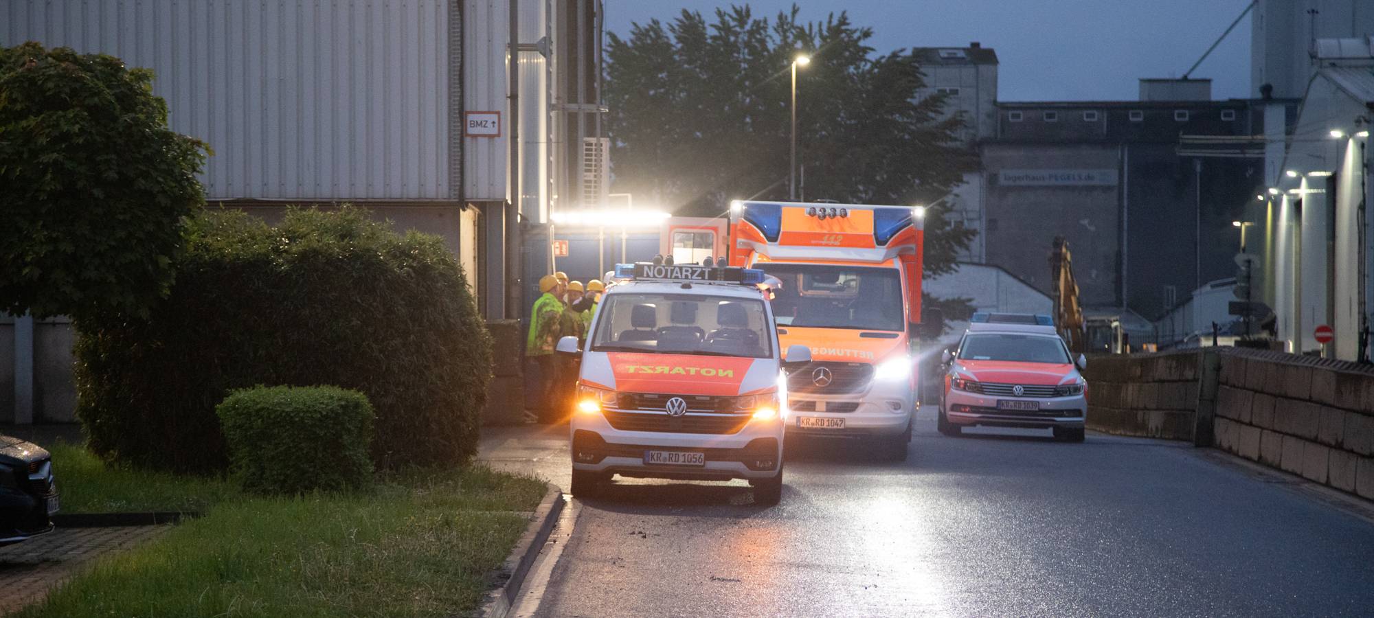 Entwarnung nach Großbrand im Krefelder Hafen