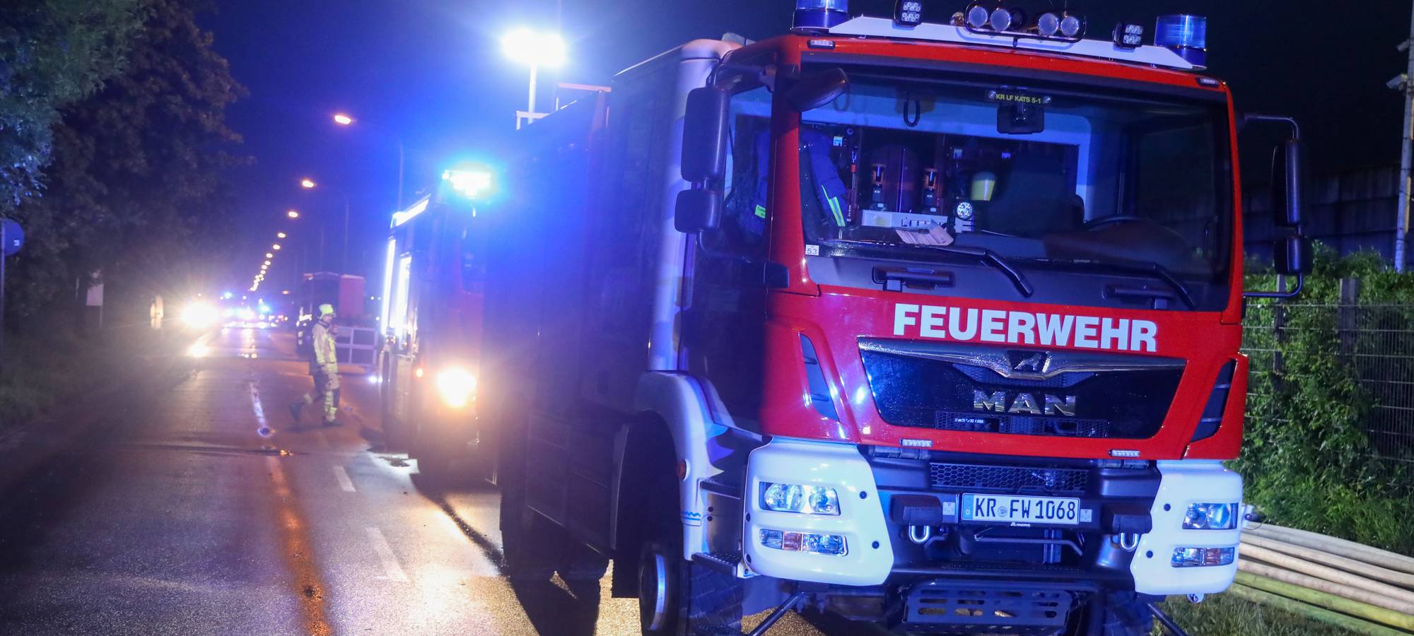 Entwarnung nach Großbrand im Krefelder Hafen