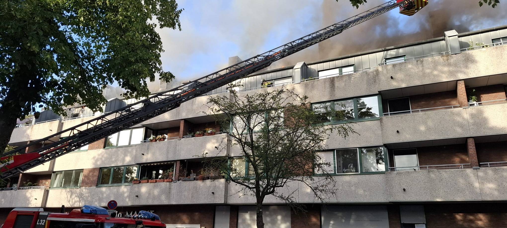 Krefeld: Dachstühle in Brand