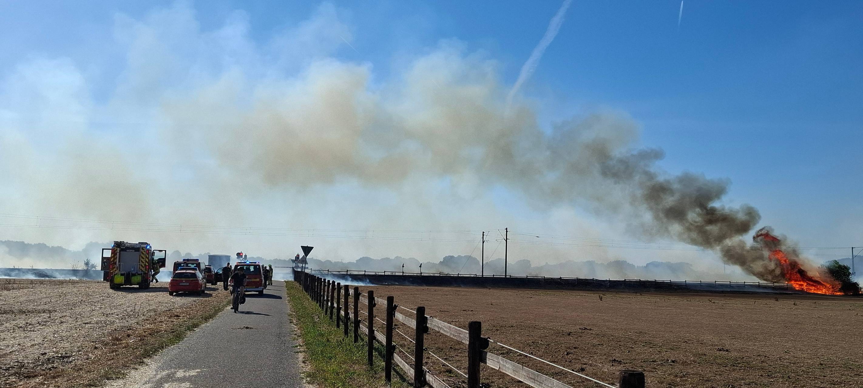 Großbrand Bahnstrecke in Krefeld-Oppum