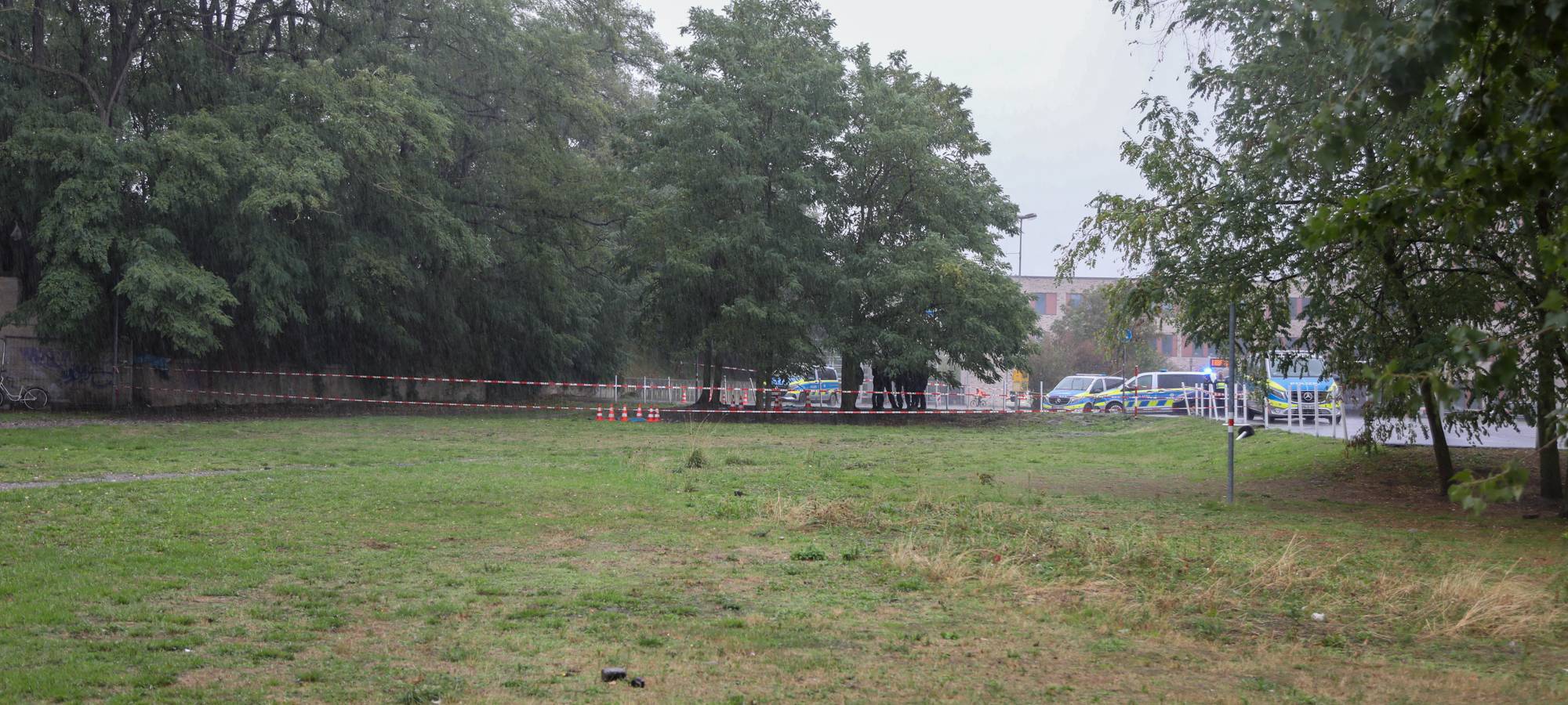 Krefeld: Lebensgefährliche verletzte Person