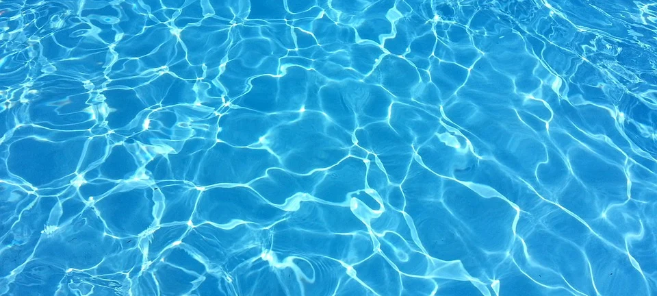 Frau aus Uerdingen eröffnet eigenes „Schwimmwerk“